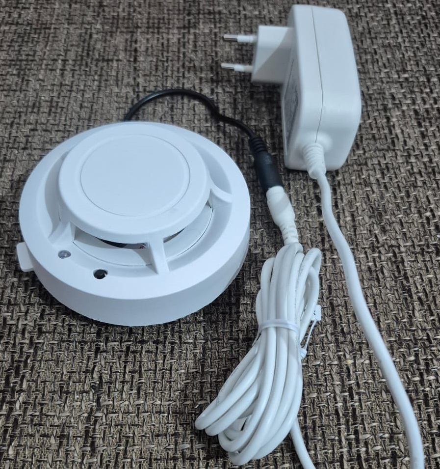 Detector WiFi de zgomot și fum cu alimentare la 220 V